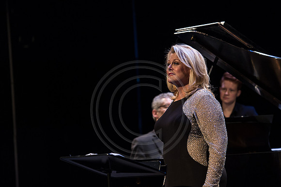 DGrosmark-LOS_Gala2016_Stage_20160201DG4_6002