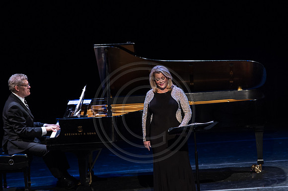 DGrosmark-LOS_Gala2016_Stage_20160201DG4_6031-2