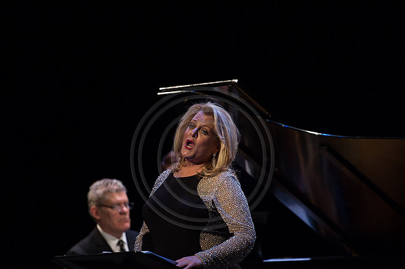 DGrosmark-LOS_Gala2016_Stage_20160201DG4_5974
