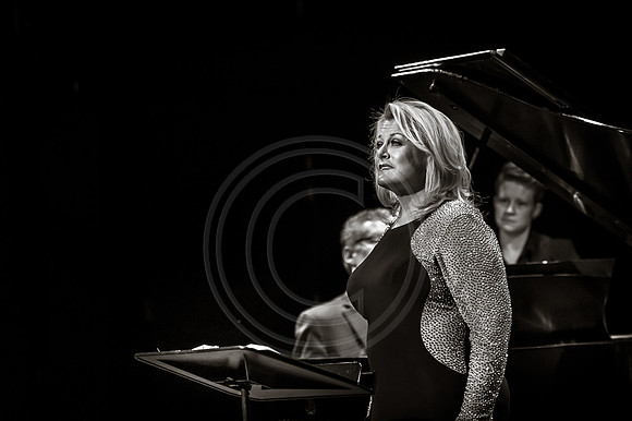 DGrosmark-LOS_Gala2016_Stage_20160201DG4_6002_BW1