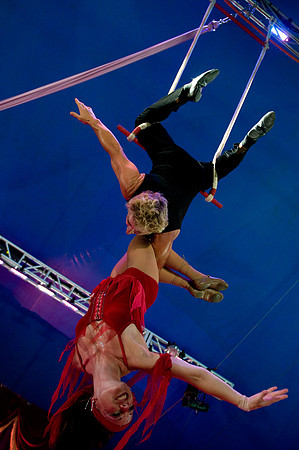 CIP Documentation AGC!: Sacha & Melinda Pavlata- Performers Trapeze